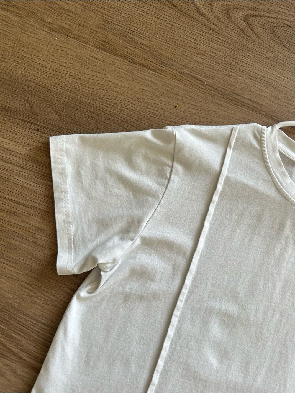 EUC Large Dazy White Baby Tee 95% Cotton Tshirt Basic Solid Pleated Front Crew - Picture 3 of 6